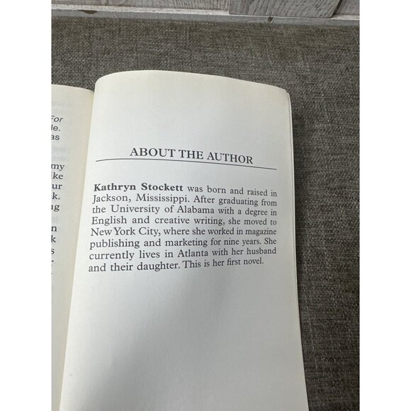 The Help By Kathryn Stockett Large Print Paperback - Picture 4 of 4